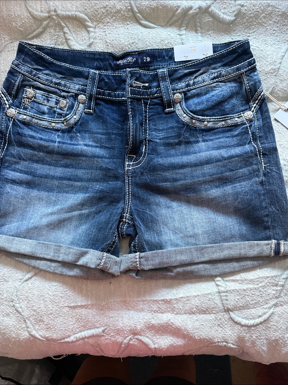NWT Miss Me Blue Washed Denim Roll-Cuff Shorts Sz 29